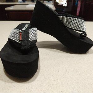 NEW Black BLING Rocket dogs Platform Flip Flops